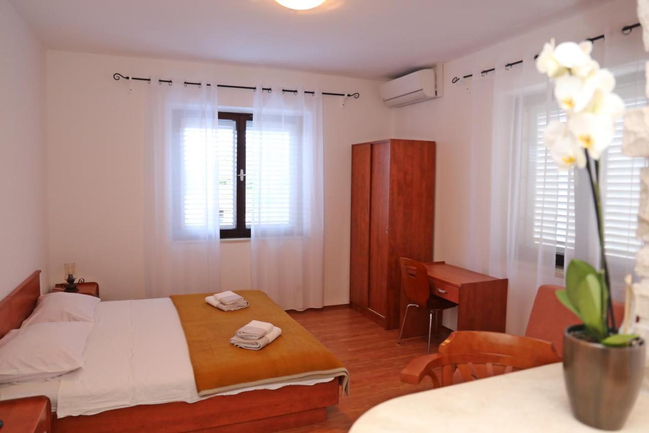 Pansion Marinka-Bire Rooms Lumbarda Exterior foto